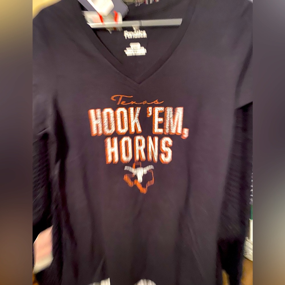 🛑 TEXAS 🪝 HOOK’ EM HORNS “ by Fanatics size Small NEW W TAGS !